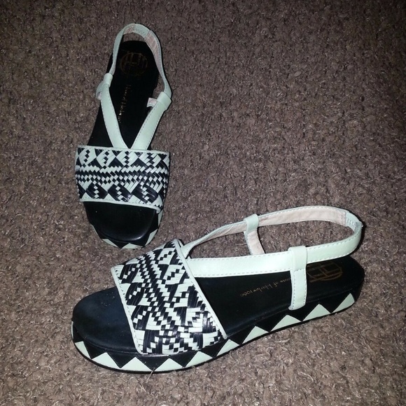HOUSE OF HARLOW 1960-Braided Pattern Leather Wedge - Picture 1 of 7